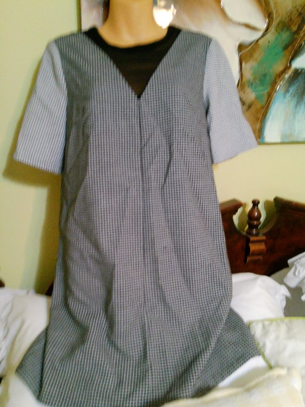 BCBGENERATION DRESS SIZE SMALL GOOD CONDITION